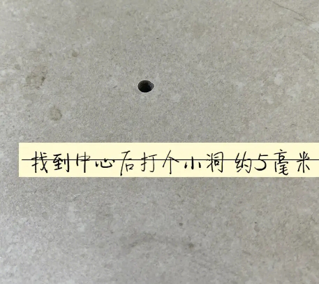 沙坡头瓷砖空鼓维修公司专业解答在瓷砖铺贴过程中，如果砂料搅拌不均匀，将会带来以下问题